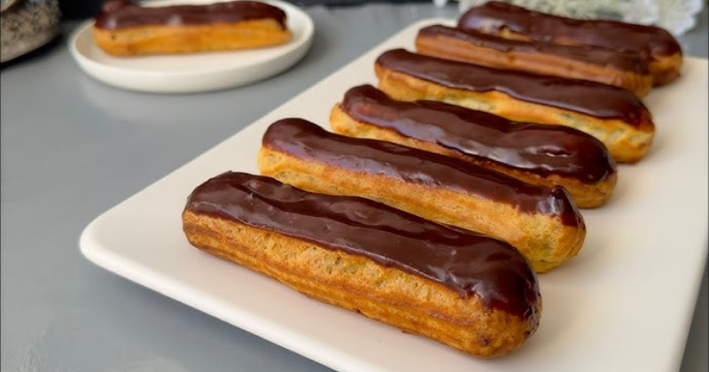 éclair au chocolat, pâtisserie, dessert français classique